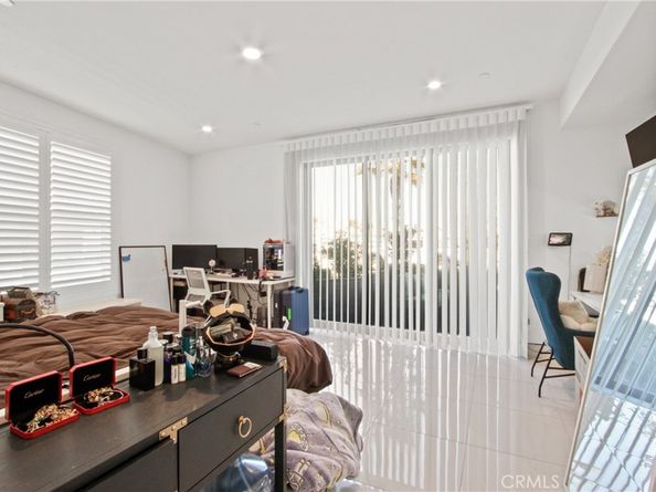 208 Ocean Place, Seal Beach CA 90740