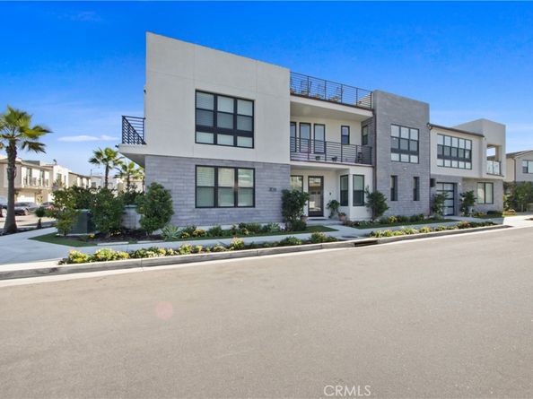 208 Ocean Place, Seal Beach CA 90740