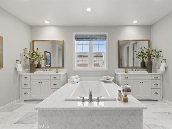 208 Radial, Irvine CA 92618