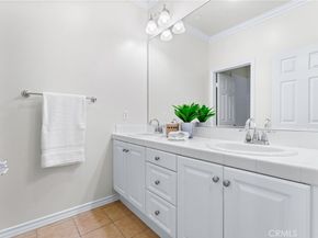 60 Fringe Tree, Irvine CA 92606