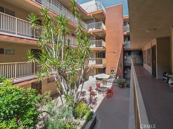 545 Chestnut Avenue 206, Long Beach CA 90802