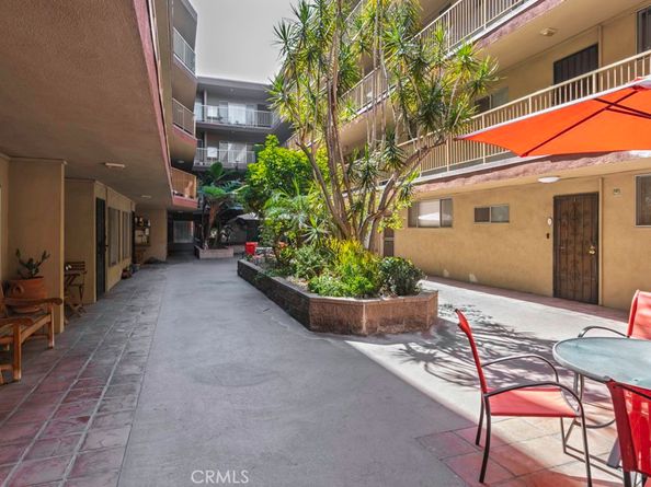 545 Chestnut Avenue 206, Long Beach CA 90802