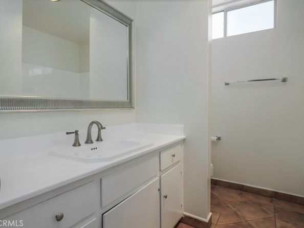 545 Chestnut Avenue 206, Long Beach CA 90802