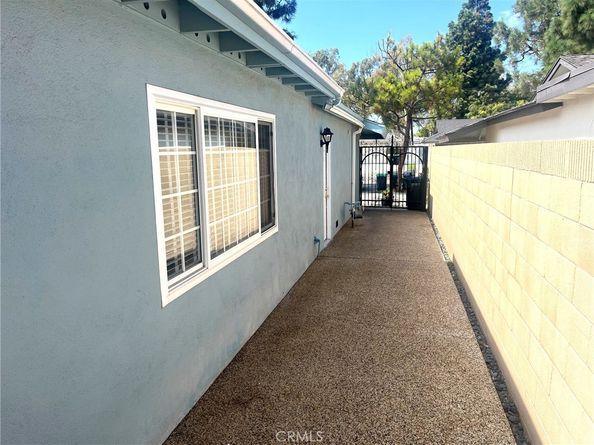 3050 Madison Avenue, Costa Mesa CA 92626