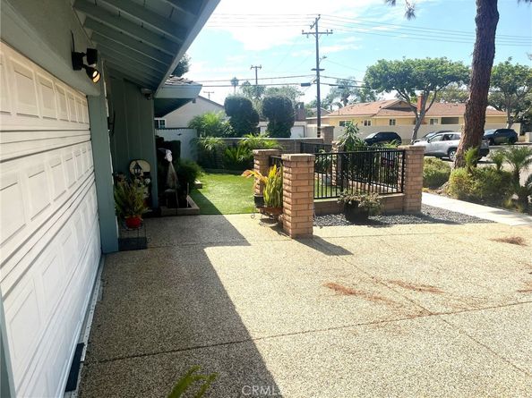 3050 Madison Avenue, Costa Mesa CA 92626