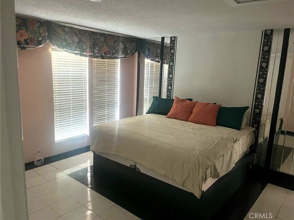 3050 Madison Avenue, Costa Mesa CA 92626