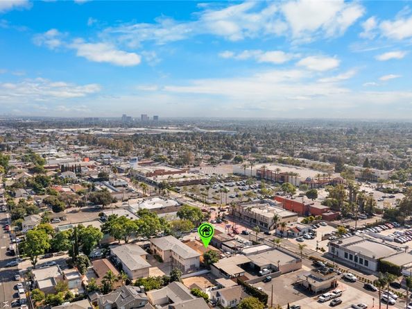 105 E Pomona Street, Santa Ana CA 92707