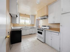 105 E Pomona Street, Santa Ana CA 92707