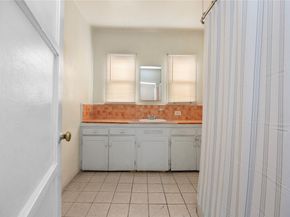 105 E Pomona Street, Santa Ana CA 92707