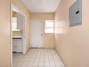 105 E Pomona Street, Santa Ana CA 92707