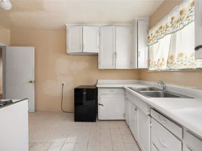 105 E Pomona Street, Santa Ana CA 92707