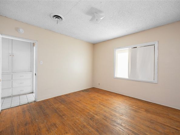 105 E Pomona Street, Santa Ana CA 92707