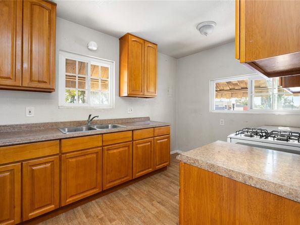 105 E Pomona Street, Santa Ana CA 92707