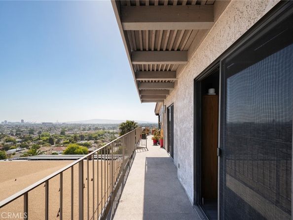 1995 Molino Avenue 301, Signal Hill CA 90755