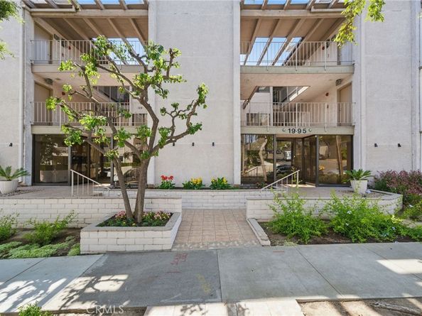 1995 Molino Avenue 301, Signal Hill CA 90755