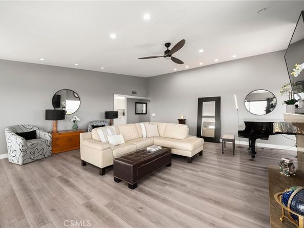 1995 Molino Avenue 301, Signal Hill CA 90755