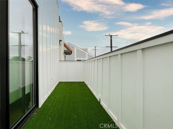 307 18th Street, Huntington Beach CA 92648