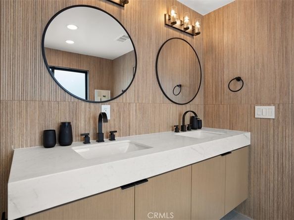 307 18th Street, Huntington Beach CA 92648