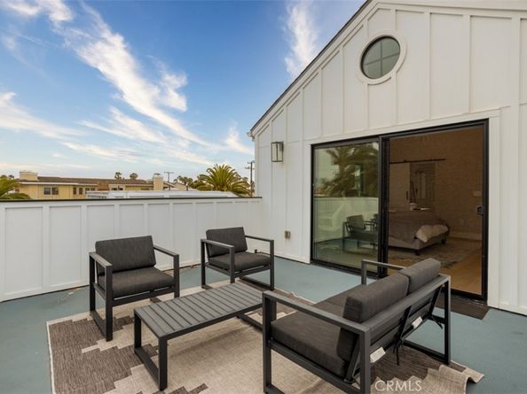 307 18th Street, Huntington Beach CA 92648