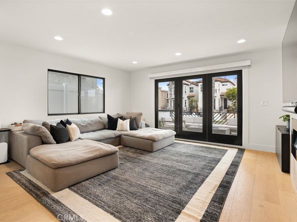 307 18th Street, Huntington Beach CA 92648