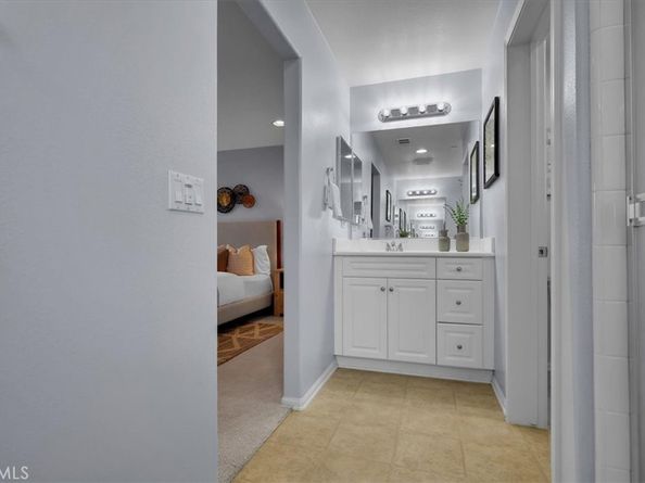 35 Silverado, Irvine CA 92618