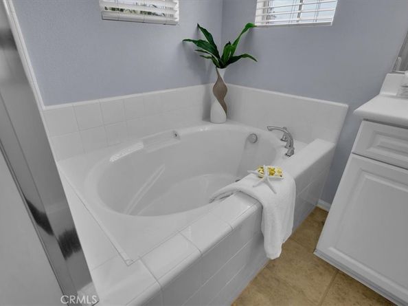 35 Silverado, Irvine CA 92618