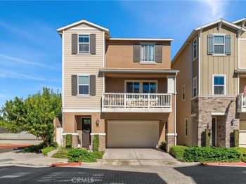 390 N Bellarose