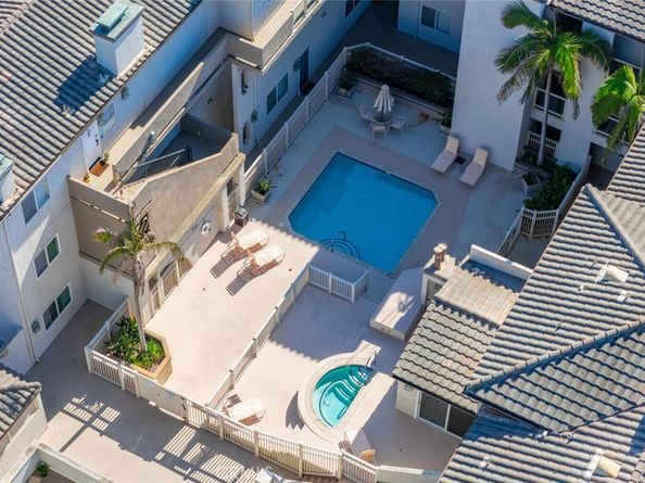 1516 Pacific Coast 101, Huntington Beach CA 92648