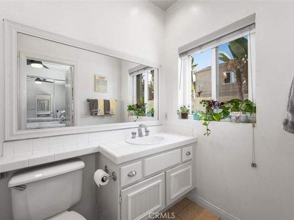 1516 Pacific Coast 101, Huntington Beach CA 92648