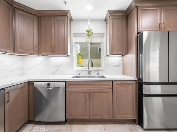 1516 Pacific Coast 101, Huntington Beach CA 92648