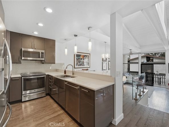 7327 Marina Pacifica S, Long Beach CA 90803