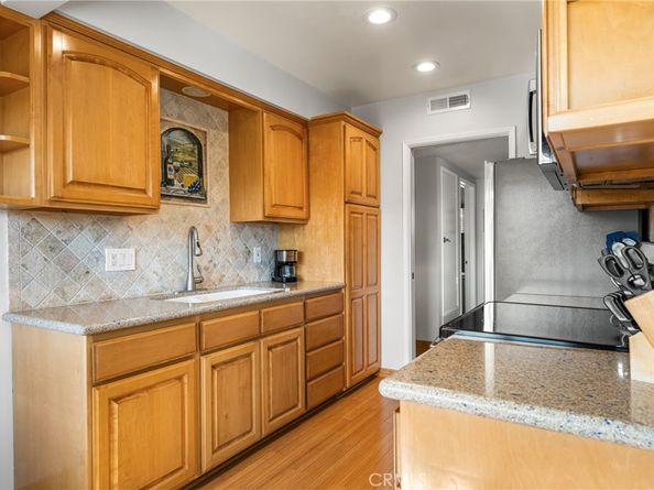 5390 5390 E Oleta 2, Long Beach CA 90815