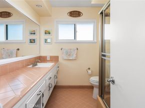 5390 5390 E Oleta 2, Long Beach CA 90815