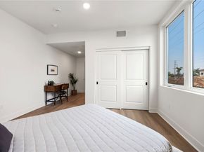 414 Main St 300, Huntington Beach CA 92648