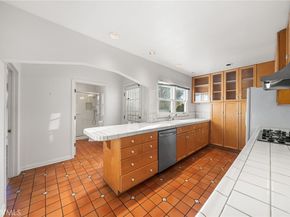 3727 Walnut, Long Beach CA 90807