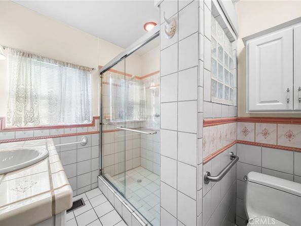 3727 Walnut, Long Beach CA 90807