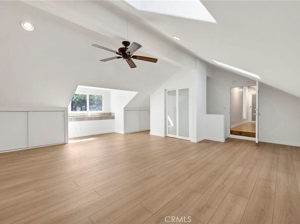 5025 E Los Coyotes Diagonal, Long Beach CA 90815