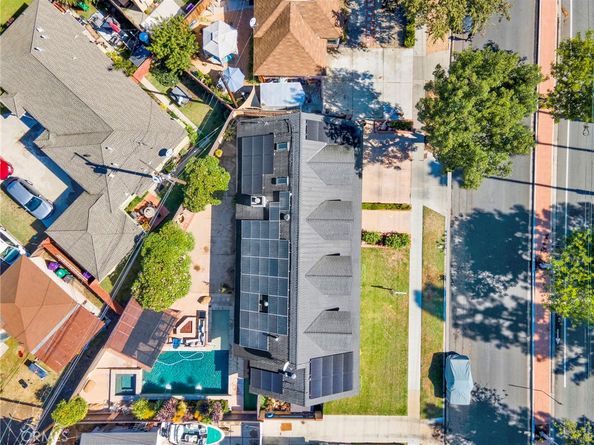 5025 E Los Coyotes Diagonal, Long Beach CA 90815