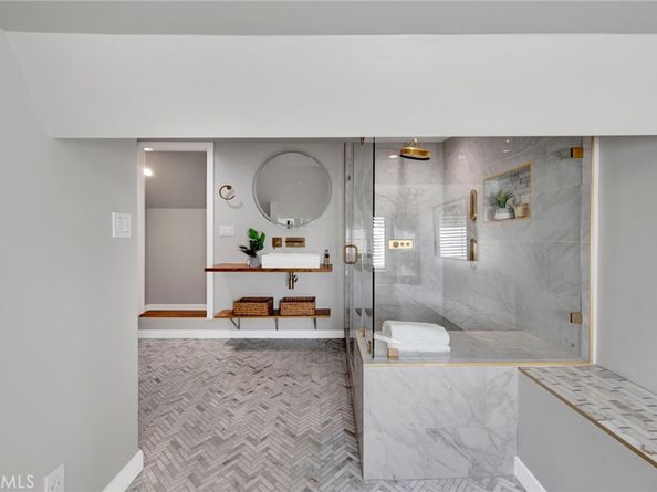 5025 E Los Coyotes Diagonal, Long Beach CA 90815