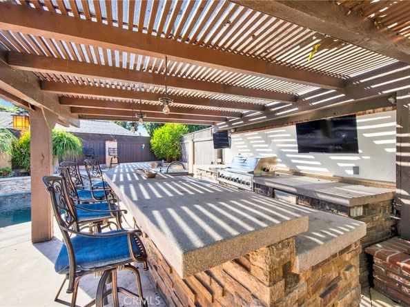5025 E Los Coyotes Diagonal, Long Beach CA 90815