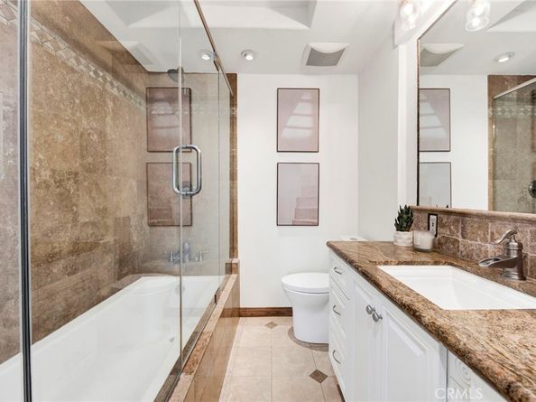 5025 E Los Coyotes Diagonal, Long Beach CA 90815
