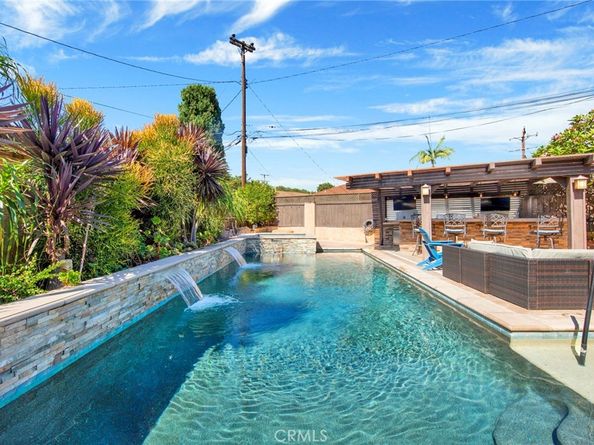 5025 E Los Coyotes Diagonal, Long Beach CA 90815