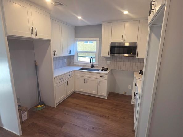 401 E 61st, Los Angeles CA 90003