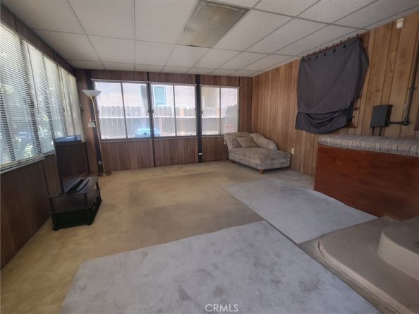 637 E 76th Place, Los Angeles CA 90001