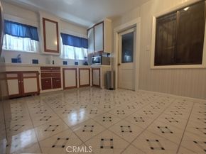 637 E 76th Place, Los Angeles CA 90001