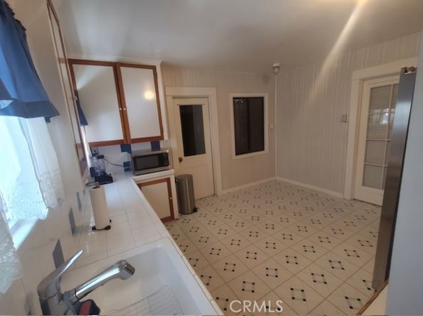 637 E 76th Place, Los Angeles CA 90001