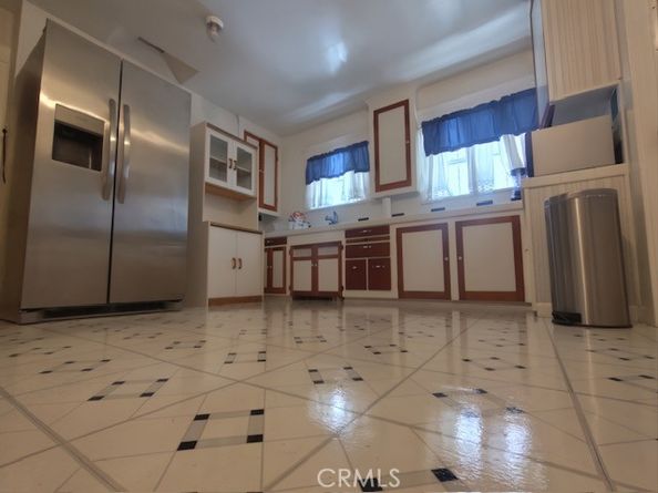 637 E 76th Place, Los Angeles CA 90001