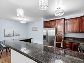 5402 Balboa Arms Dr. 338, San Diego CA 92117