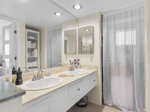 6151 Calle Mariselda 302, San Diego CA 92124