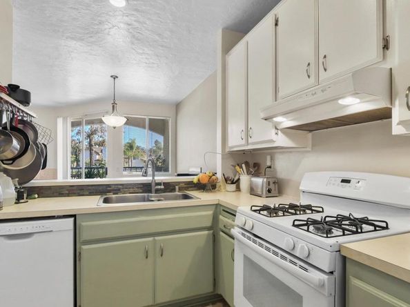 6151 Calle Mariselda 302, San Diego CA 92124